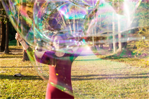 School-Holiday-Giant-Bubble-Party-website-tile-300x200.png