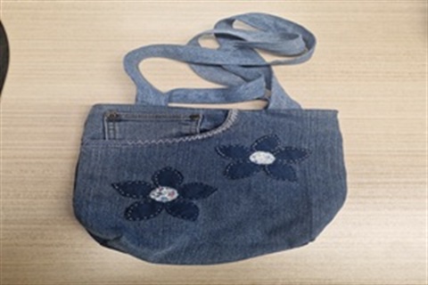 Upcycled bag Sewing workshop T4 2026
